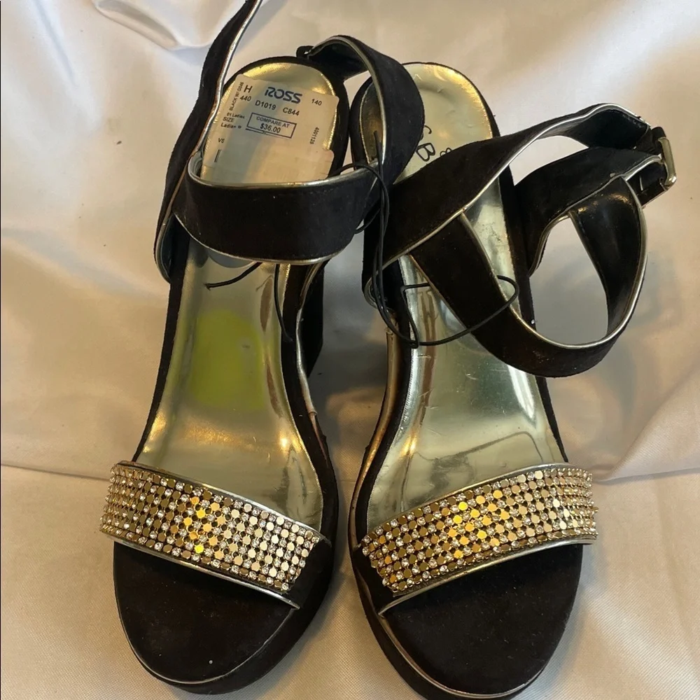 Sbicca Black and Gold Studded Sandals